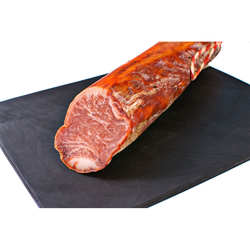 Lomo Bellota 50% Raza Ibérica Lobel, curado en Salamanca para lograr un sabor sublime ideal con vino tinto.